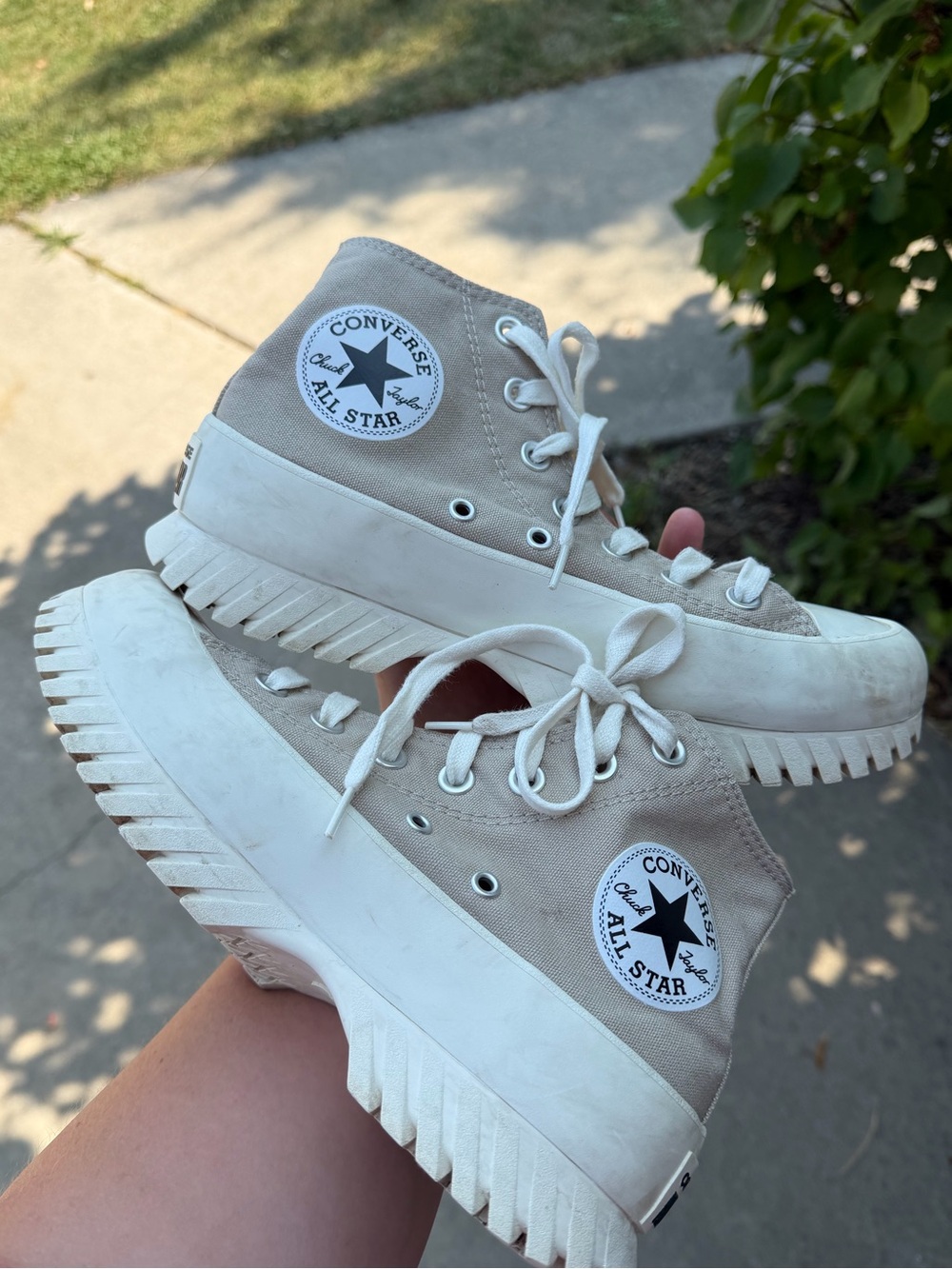 Converse All Star Chuck TConverse All Star Chuck Taylor Lugged High Top Sneakers